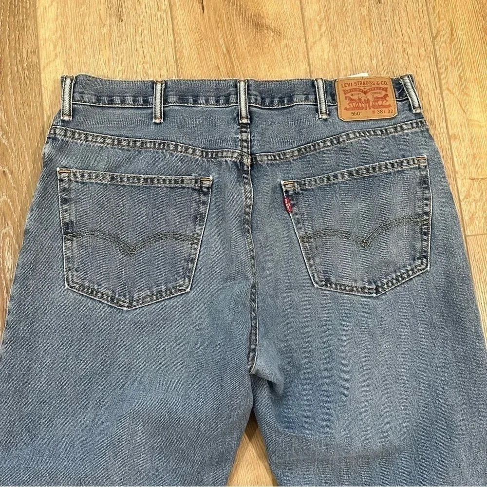 Levi's 550 Men's Straight Leg Denim Jeans Size 38x32 GUC - Picture 8 of 9
